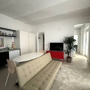 https://grazioso-appartamento-in-moscova.it-lombardy.com